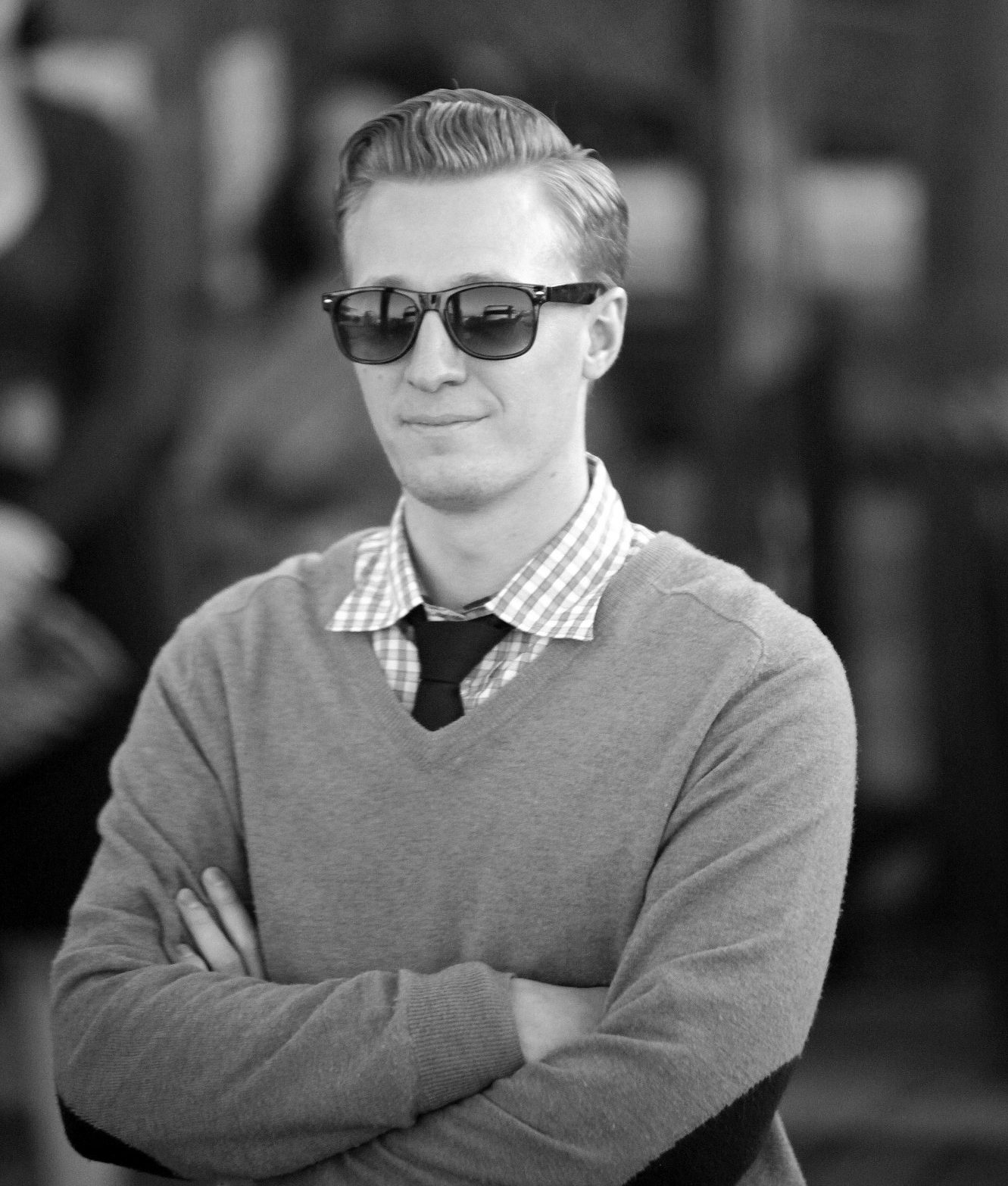Headshot_Sunglasses_Smirk